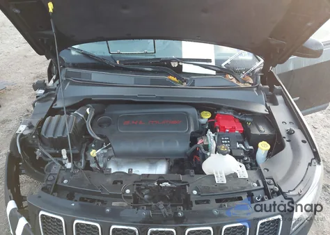 2020 Jeep Compass Latitude 4X4 z USA, uszkodzony, nr VIN 3C4NJDBB7LT100824